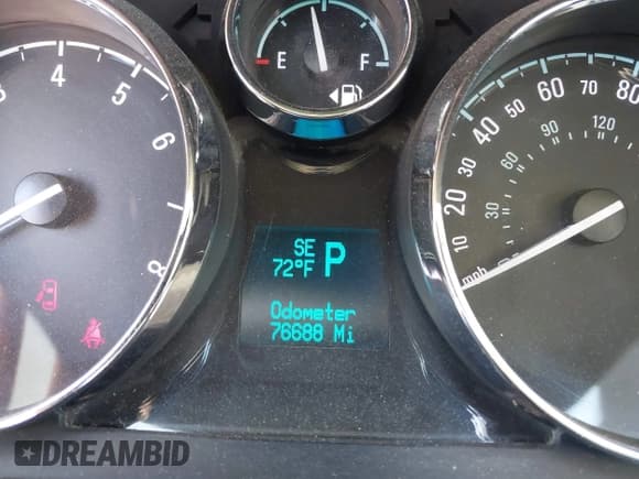 ✅ 2013 Chevrolet Captiva Sport LTZ • VIN: 3GNAL4EK3DS586437 • Lot: 42093734. Wystawiony na IAAI z przebiegiem 76 688 mil. Bezpłatny archiwum sprzedaży aukcyjnych z USA i szczegółowy raport historii pojazdu na DreamBid. Zdjęcie 15.