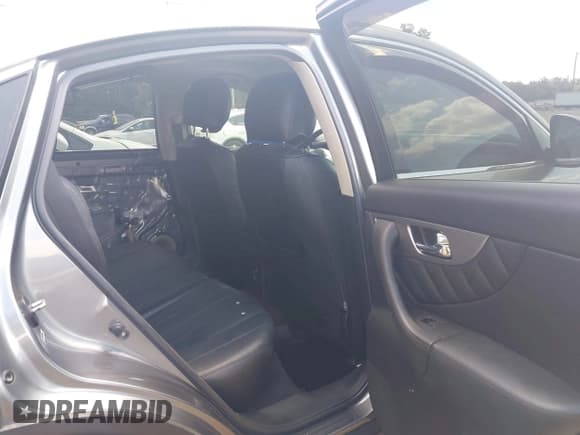 ✅ 2017 Infiniti QX70 • VIN: JN8CS1MW3HM415348 • Lot: 43117674. Wystawiony na IAAI z przebiegiem 141 838 mil. Bezpłatny archiwum sprzedaży aukcyjnych z USA i szczegółowy raport historii pojazdu na DreamBid. Zdjęcie 8.