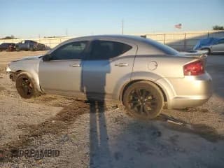 ✅ 2014 Dodge Avenger • VIN: 1C3CDZABXEN175022 • Lot: 86867784. Wystawiony na Copart z przebiegiem 131 117 mil. Bezpłatny archiwum sprzedaży aukcyjnych z USA i szczegółowy raport historii pojazdu na DreamBid. Zdjęcie 2.