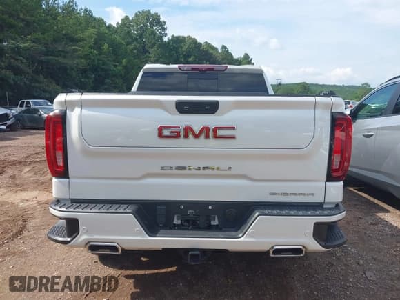 ✅ 2022 GMC Sierra 1500 • VIN: 3GTUUGET6NG585901 • Lot: 42601844. Wystawiony na IAAI z przebiegiem 57 633 mil. Bezpłatny archiwum sprzedaży aukcyjnych z USA i szczegółowy raport historii pojazdu na DreamBid. Zdjęcie 16.