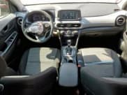 ✅ 2021 Hyundai Kona SE • VIN: KM8K12AA4MU745868 • Лот: 82384915. Опубликован ранее на Copart с пробегом 68 163 миль. Бесплатный доступ к архиву аукционных продаж из США и подробный отчёт об истории автомобиля на DreamBid. Изображение 8.