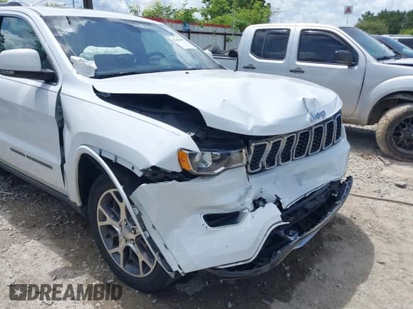 ✅ 2018 Jeep Grand Cherokee Limited • VIN: 1C4RJEBG8JC339908 • Lot: 42442483. Listed on IAAI with 42,626 mi. Free auction sales archive from the USA and detailed vehicle history report at DreamBid. Image 6.