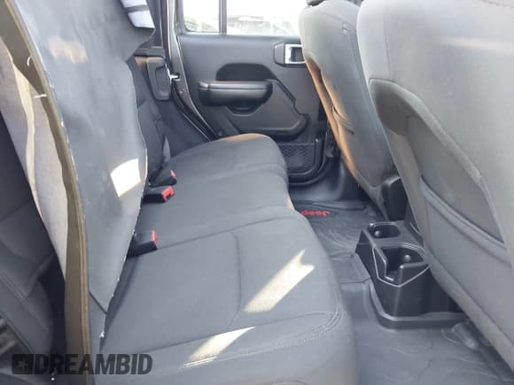 ✅ 2018 Jeep Wrangler Unlimited Sport • VIN: 1C4HJXDG4JW166682 • Лот: 43233994. Опубликован ранее на IAAI с пробегом 113 947 миль. Бесплатный доступ к архиву аукционных продаж из США и подробный отчёт об истории автомобиля на DreamBid. Изображение 8.