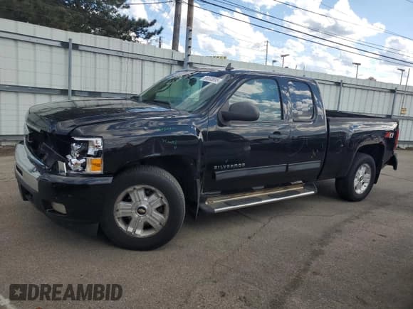 ✅ 2011 Chevrolet Silverado 1500 LT • VIN: 1GCRKSE36BZ343507 • Лот: 89533695. Опубликован ранее на Copart с пробегом 196 650 миль. Бесплатный доступ к архиву аукционных продаж из США и подробный отчёт об истории автомобиля на DreamBid. Изображение 1.