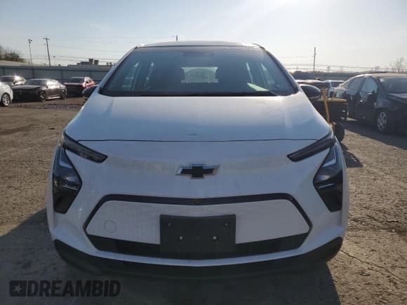 ✅ 2023 Chevrolet Bolt EV 2LT • VIN: 1G1FX6S06P4151359 • Lot: 54558885. Wystawiony na Copart z przebiegiem 27 461 mil. Bezpłatny archiwum sprzedaży aukcyjnych z USA i szczegółowy raport historii pojazdu na DreamBid. Zdjęcie 5.