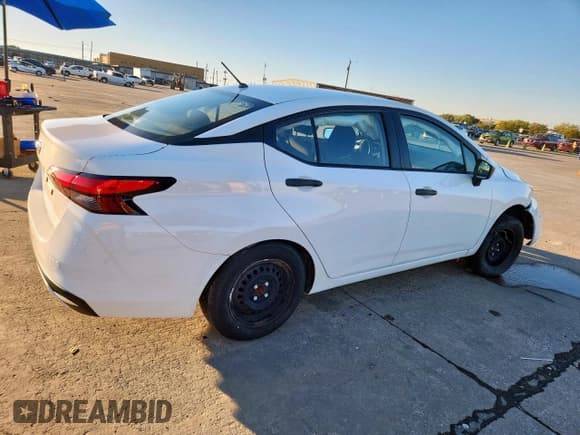 ✅ 2022 Nissan Versa S • VIN: 3N1CN8DV6NL846245 • Lot: 90716395. Wystawiony na Copart z przebiegiem Nie podano. Bezpłatny archiwum sprzedaży aukcyjnych z USA i szczegółowy raport historii pojazdu na DreamBid. Zdjęcie 3.