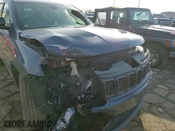 ✅ 2020 Jeep Grand Cherokee Limited X • VIN: 1C4RJFBT3LC198025 • Lot: 49592525. Listed on Copart with 41,297 mi. Free auction sales archive from the USA and detailed vehicle history report at DreamBid. Image 10.