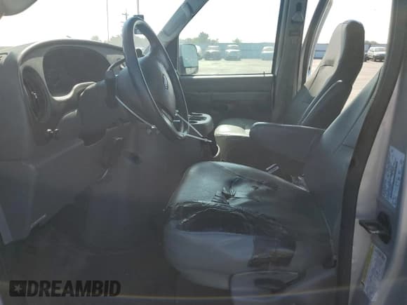 ✅ 2005 Ford Econoline Passenger XL • VIN: 1FBNE31L85HB00491 • Lot: 81552165. Wystawiony na Copart z przebiegiem 171 255 mil. Bezpłatny archiwum sprzedaży aukcyjnych z USA i szczegółowy raport historii pojazdu na DreamBid. Zdjęcie 7.