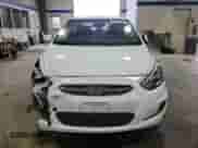 2017 Hyundai Accent SE z VIN KMHCT4AE2HU286178, wystawiony jako Copart lot #81285335 z przebiegiem 109 228 mil mil oraz Czysty tytuł • Clean title. Historia ofert i sprzedaży dostępna na DreamBid. Obrazek 5.