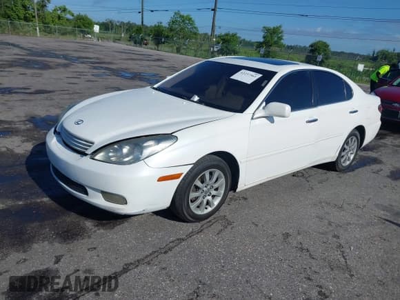 ✅ 2002 Lexus ES 300 • VIN: JTHBF30GX20062013 • Lot: 42237561. Wystawiony na IAAI z przebiegiem 306 747 mil. Bezpłatny archiwum sprzedaży aukcyjnych z USA i szczegółowy raport historii pojazdu na DreamBid. Zdjęcie 2.