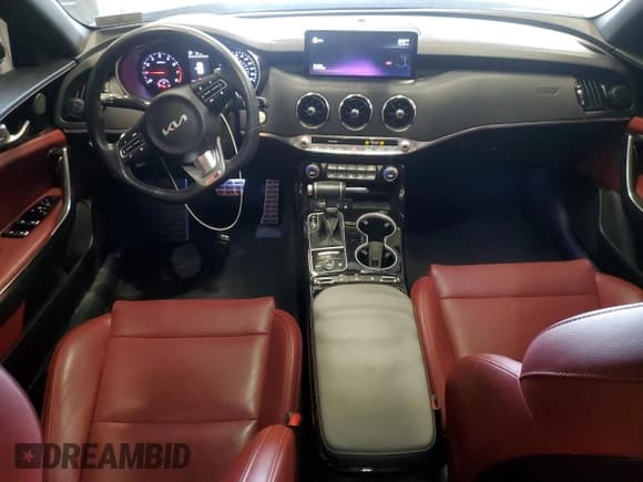 ✅ 2022 Kia Stinger GT-Line • VIN: KNAE35LD4N6115078 • Lot: 80813365. Wystawiony na Copart z przebiegiem 28 374 mil. Bezpłatny archiwum sprzedaży aukcyjnych z USA i szczegółowy raport historii pojazdu na DreamBid. Zdjęcie 8.