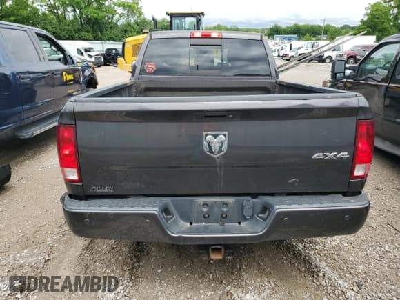 ✅ 2018 Ram 2500 Big Horn • VIN: 3C6UR5ML1JG133427 • Lot: 56129415. Wystawiony na Copart z przebiegiem 98 183 mil. Bezpłatny archiwum sprzedaży aukcyjnych z USA i szczegółowy raport historii pojazdu na DreamBid. Zdjęcie 6.