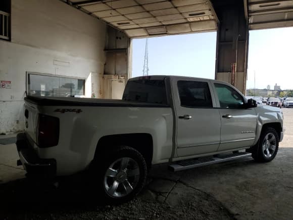 ✅ 2014 Chevrolet Silverado 1500 LTZ • VIN: 3GCUKSEC7EG320025 • Лот: 70196234. Опубликован ранее на Copart с пробегом 195 628 миль. Бесплатный доступ к архиву аукционных продаж из США и подробный отчёт об истории автомобиля на DreamBid. Изображение 3.