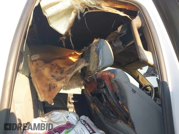 ✅ 2019 Chevrolet Silverado 2500HD Work Truck • VIN: 2GC2CREG3K1186814 • Lot: 42858974. Listed on IAAI with 121,914 mi. Free auction sales archive from the USA and detailed vehicle history report at DreamBid. Image 12.