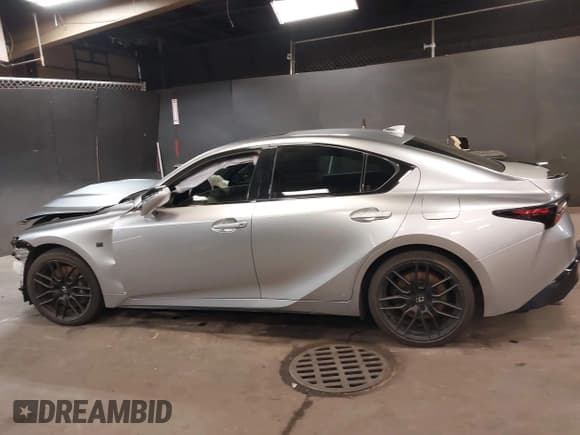 ✅ 2023 Lexus IS 500 F Sport Performance • VIN: JTHAP1D25P5002890 • Lot: 42054870. Wystawiony na IAAI z przebiegiem 20 943 mil. Bezpłatny archiwum sprzedaży aukcyjnych z USA i szczegółowy raport historii pojazdu na DreamBid. Zdjęcie 14.