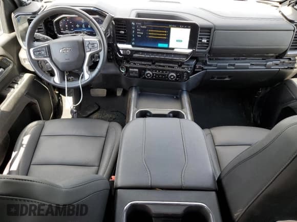 ✅ 2025 Chevrolet Silverado 2500HD LT • VIN: 2GC4KNEY6S1143968 • Lot: 69781745. Wystawiony na Copart z przebiegiem 20 570 mil. Bezpłatny archiwum sprzedaży aukcyjnych z USA i szczegółowy raport historii pojazdu na DreamBid. Zdjęcie 8.