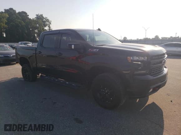 ✅ 2022 Chevrolet Silverado 1500 LT Trail Boss • VIN: 3GCPYFED3NG150774 • Lot: 68448235. Wystawiony na Copart z przebiegiem 48 071 mil. Bezpłatny archiwum sprzedaży aukcyjnych z USA i szczegółowy raport historii pojazdu na DreamBid. Zdjęcie 4.