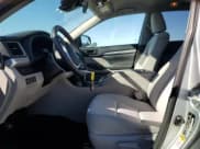 ✅ 2019 Toyota Highlander Hybrid LE • VIN: 5TDBGRFH8KS061893 • Лот: 89640755. Опубликован ранее на Copart с пробегом 58 111 миль. Бесплатный доступ к архиву аукционных продаж из США и подробный отчёт об истории автомобиля на DreamBid. Изображение 7.