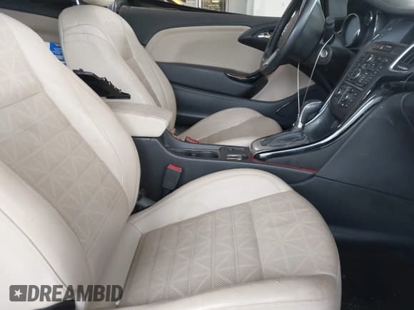 ✅ 2016 Buick Cascada Premium • VIN: W04WT3N5XGG072858 • Лот: 42204731. Опубликован ранее на IAAI с пробегом 75 309 миль. Бесплатный доступ к архиву аукционных продаж из США и подробный отчёт об истории автомобиля на DreamBid. Изображение 5.