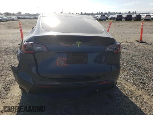 ✅ 2021 Tesla Model Y Standard Range • VIN: 5YJYGDED7MF126557 • Lot: 91942755. Wystawiony na Copart z przebiegiem 92 771 mil. Bezpłatny archiwum sprzedaży aukcyjnych z USA i szczegółowy raport historii pojazdu na DreamBid. Zdjęcie 6.