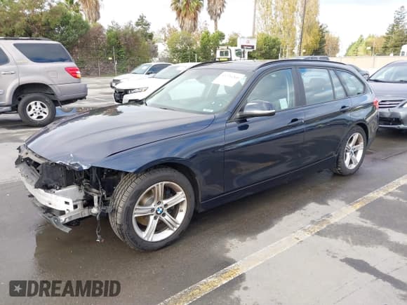 ✅ 2014 BMW 3 Series 328i xDrive • VIN: WBA3G7C54EKN36564 • Лот: 43726260. Опубликован ранее на IAAI с пробегом 160 145 миль. Бесплатный доступ к архиву аукционных продаж из США и подробный отчёт об истории автомобиля на DreamBid. Изображение 2.