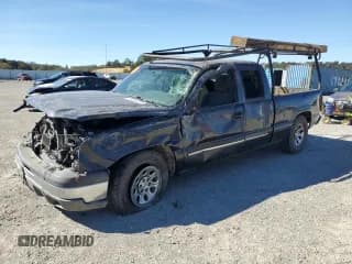 ✅ 2003 Chevrolet Silverado 1500 LS • VIN: 2GCEC19T731181851 • Лот: 72380134. Опубликован ранее на Copart с пробегом 220 611 миль. Бесплатный доступ к архиву аукционных продаж из США и подробный отчёт об истории автомобиля на DreamBid. Изображение 1.