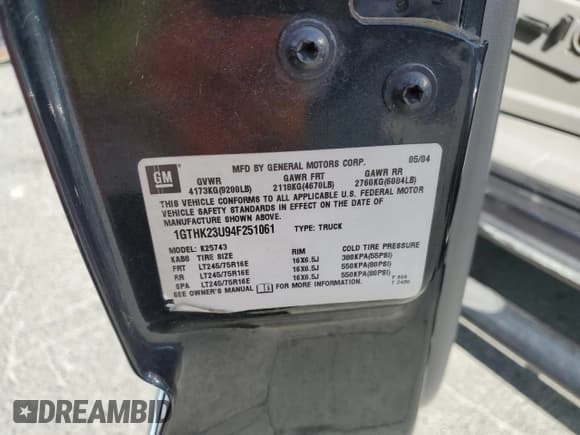 ✅ 2004 GMC Sierra 2500HD SLE • VIN: 1GTHK23U94F251061 • Lot: 63641505. Listed on Copart with 164,356 mi. Free auction sales archive from the USA and detailed vehicle history report at DreamBid. Image 12.