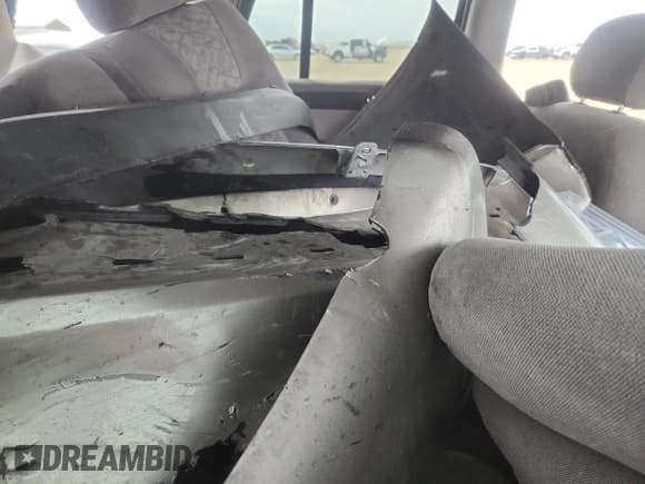 ✅ 2003 GMC Envoy SLE • VIN: 1GKDS13S832105137 • Lot: 70865655. Listed on Copart with 272,540 mi. Free auction sales archive from the USA and detailed vehicle history report at DreamBid. Image 11.