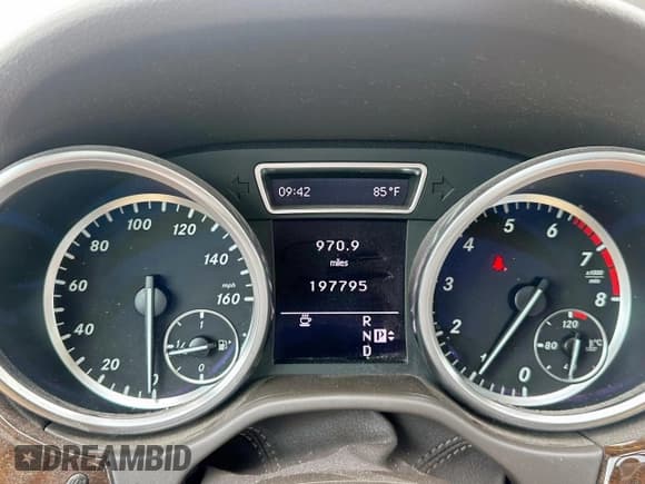 ✅ 2012 Mercedes-Benz M 350 • VIN: 4JGDA5HB2CA016731 • Lot: 61779925. Listed on Copart with 197,795 mi. Free auction sales archive from the USA and detailed vehicle history report at DreamBid. Image 8.