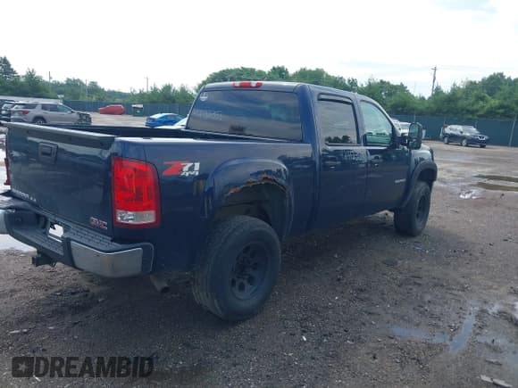 ✅ 2012 GMC Sierra 1500 SLE • VIN: 3GTP2VE71CG266963 • Lot: 42712353. Wystawiony na IAAI z przebiegiem 105 651 mil. Bezpłatny archiwum sprzedaży aukcyjnych z USA i szczegółowy raport historii pojazdu na DreamBid. Zdjęcie 4.