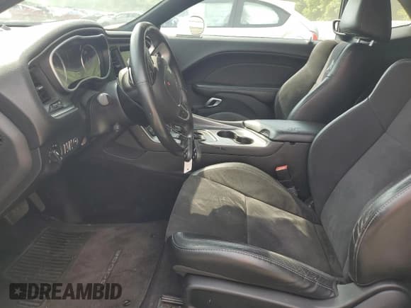 ✅ 2016 Dodge Challenger R/T Scat Pack • VIN: 2C3CDZFJ0GH338627 • Lot: 63824744. Wystawiony na Copart z przebiegiem 92 431 mil. Bezpłatny archiwum sprzedaży aukcyjnych z USA i szczegółowy raport historii pojazdu na DreamBid. Zdjęcie 7.