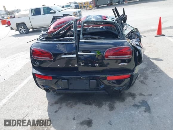 ✅ 2021 MINI Clubman John Cooper Works • VIN: WMWJZ9C08M2N75173 • Lot: 41872826. Listed on IAAI with Not provided. Free auction sales archive from the USA and detailed vehicle history report at DreamBid. Image 16.