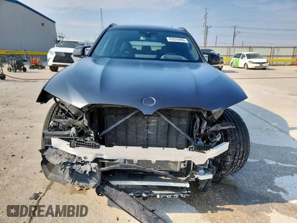 ✅ 2024 BMW X3 M • VIN: 5YM13EC07R9U76489 • Lot: 69229495. Wystawiony na Copart z przebiegiem 22 520 mil. Bezpłatny archiwum sprzedaży aukcyjnych z USA i szczegółowy raport historii pojazdu na DreamBid. Zdjęcie 5.