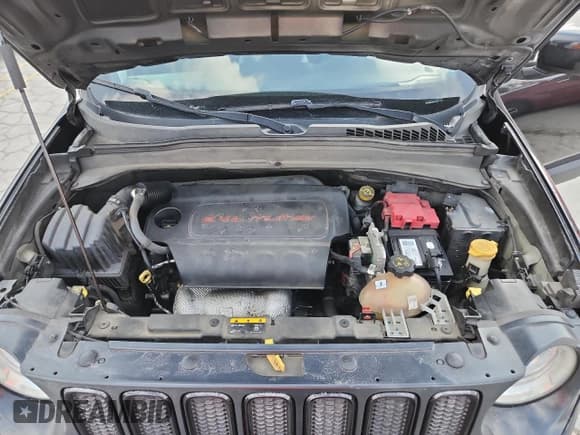 ✅ 2018 Jeep Renegade Latitude • VIN: ZACCJABB8JPJ15663 • Lot: 93409175. Listed on Copart with 195,391 mi. Free auction sales archive from the USA and detailed vehicle history report at DreamBid. Image 12.