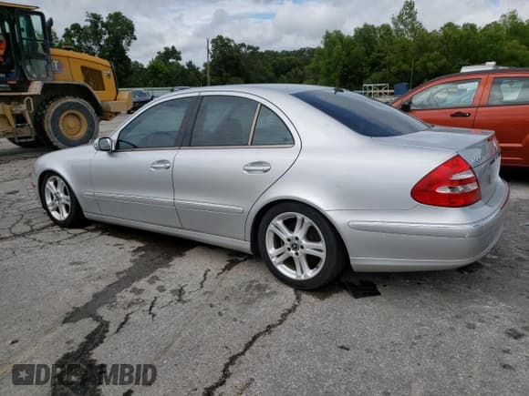 ✅ 2005 Mercedes-Benz E 500 • VIN: WDBUF83J85X177556 • Lot: 60916214. Listed on Copart with 185,915 mi. Free auction sales archive from the USA and detailed vehicle history report at DreamBid. Image 2.