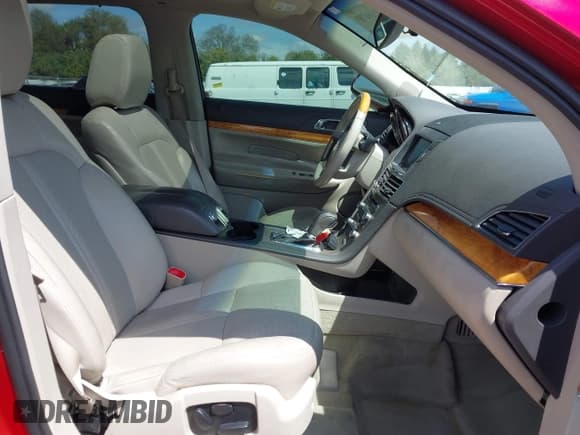✅ 2011 Lincoln MKT EcoBoost • VIN: 2LMHJ5AT8BBJ53748 • Lot: 42166783. Listed on IAAI with 136,496 mi. Free auction sales archive from the USA and detailed vehicle history report at DreamBid. Image 5.