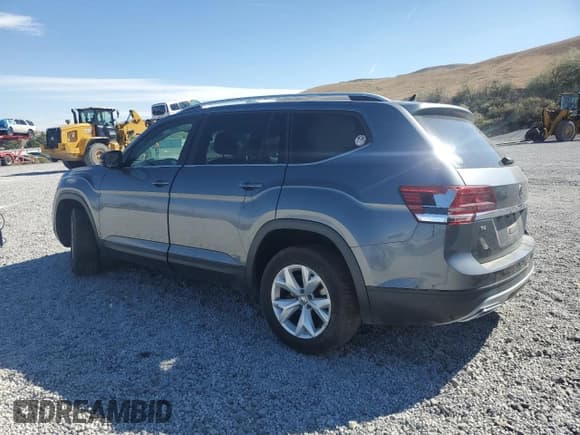 ✅ 2018 Volkswagen Atlas SE • VIN: 1V2KR2CA5JC577751 • Lot: 71287595. Listed on Copart with 84,290 mi. Free auction sales archive from the USA and detailed vehicle history report at DreamBid. Image 2.