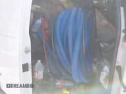 ✅ 2023 Chevrolet Express Cargo • VIN: 1GCWGAFP3P1242544 • Lot: 40611464. Wystawiony na IAAI z przebiegiem 32 464 mil. Bezpłatny archiwum sprzedaży aukcyjnych z USA i szczegółowy raport historii pojazdu na DreamBid. Zdjęcie 8.