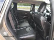 ✅ 2019 Jeep Cherokee Latitude Plus • VIN: 1C4PJLLB7KD223433 • Lot: 90227025. Wystawiony na Copart z przebiegiem 99 160 mil. Bezpłatny archiwum sprzedaży aukcyjnych z USA i szczegółowy raport historii pojazdu na DreamBid. Zdjęcie 11.