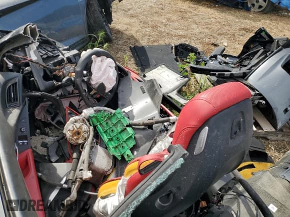 ✅ 2018 Audi R8 V10 plus • VIN: WUAKBAFX6J7900264 • Лот: 68268385. Опубликован ранее на Copart с пробегом Не указан. Бесплатный доступ к архиву аукционных продаж из США и подробный отчёт об истории автомобиля на DreamBid. Изображение 8.