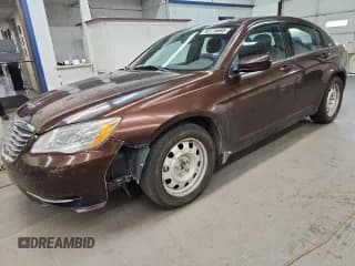 ✅ 2012 Chrysler 200 LX • VIN: 1C3CCBAB9CN267763 • Лот: 90115585. Опубликован ранее на Copart с пробегом 169 550 миль. Бесплатный доступ к архиву аукционных продаж из США и подробный отчёт об истории автомобиля на DreamBid. Изображение 1.