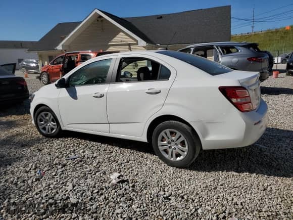 2020 Chevrolet Sonic LS с VIN 1G1JB5SB2L4132029, выставлен на аукционе Copart как лот 64029135 с пробегом 49 250 миль миль и Списание • Salvage title. История ставок и продаж доступна на DreamBid. Изображение 2.