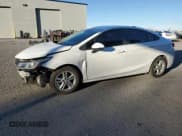 ✅ 2016 Chevrolet Cruze LS • VIN: 1G1BC5SM2G7242456 • Лот: 90641465. Опубликован ранее на Copart с пробегом 136 319 миль. Бесплатный доступ к архиву аукционных продаж из США и подробный отчёт об истории автомобиля на DreamBid. Изображение 1.