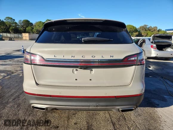 ✅ 2021 Lincoln Nautilus Reserve • VIN: 2LMPJ8K99MBL09251 • Lot: 92529485. Listed on Copart with 67,368 mi. Free auction sales archive from the USA and detailed vehicle history report at DreamBid. Image 6.