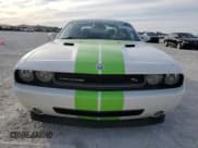 ✅ 2009 Dodge Challenger R/T • VIN: 2B3LJ54T19H603951 • Lot: 87431324. Wystawiony na Copart z przebiegiem 47 298 mil. Bezpłatny archiwum sprzedaży aukcyjnych z USA i szczegółowy raport historii pojazdu na DreamBid. Zdjęcie 5.