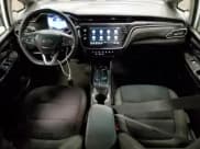 ✅ 2023 Chevrolet Bolt EV 1LT • VIN: 1G1FW6S05P4109011 • Lot: 43469435. Wystawiony na Copart z przebiegiem 50 294 mil. Bezpłatny archiwum sprzedaży aukcyjnych z USA i szczegółowy raport historii pojazdu na DreamBid. Zdjęcie 8.