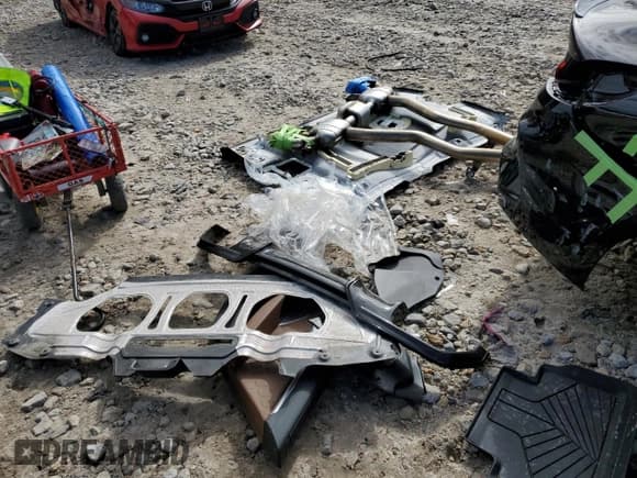 ✅ 2023 BMW M8 Competition • VIN: WBSGV0C07PCM77912 • Лот: 73269994. Опубликован ранее на Copart с пробегом Не указан. Бесплатный доступ к архиву аукционных продаж из США и подробный отчёт об истории автомобиля на DreamBid. Изображение 14.