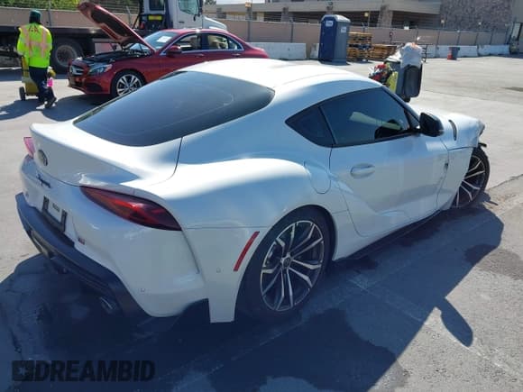 ✅ 2021 Toyota Supra 2.0 • VIN: WZ1DB2C01MW039946 • Lot: 42519516. Wystawiony na IAAI z przebiegiem 21 073 mil. Bezpłatny archiwum sprzedaży aukcyjnych z USA i szczegółowy raport historii pojazdu na DreamBid. Zdjęcie 4.
