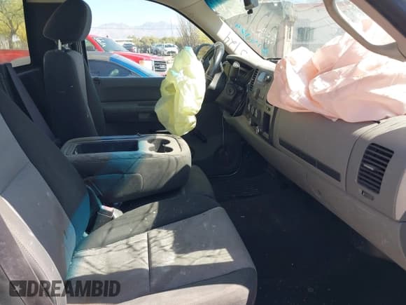 ✅ 2007 GMC Sierra 2500HD Work Truck • VIN: 1GTHC24K77E515124 • Lot: 42057276. Wystawiony na IAAI z przebiegiem 92 370 mil. Bezpłatny archiwum sprzedaży aukcyjnych z USA i szczegółowy raport historii pojazdu na DreamBid. Zdjęcie 5.