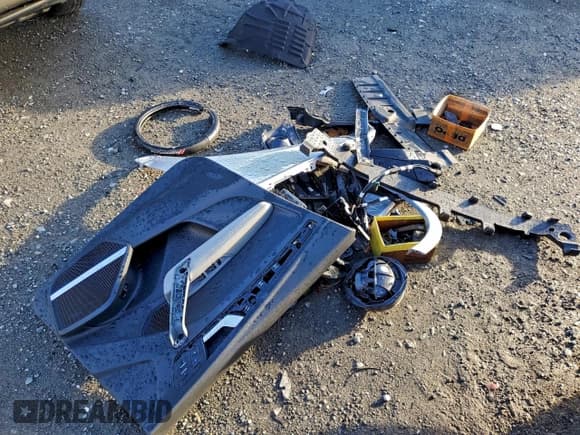 ✅ 2018 Audi Q5 Prestige • VIN: WA1CNAFY4J2132647 • Лот: 92577685. Опубликован ранее на Copart с пробегом 49 604 миль. Бесплатный доступ к архиву аукционных продаж из США и подробный отчёт об истории автомобиля на DreamBid. Изображение 12.